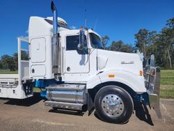 2004 Kenworth T404sar 36Inch Bunk  , Auto , 24Ft Tray
