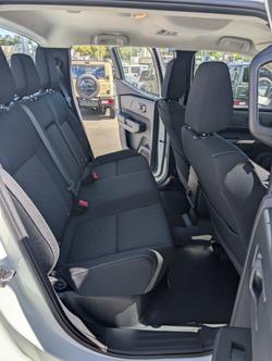 2026 NISSAN NAVARA SL