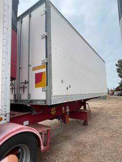 1998 Maxicube Triaxle Refrgerated Rollback A Trailer