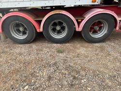 1998 Maxicube Triaxle Refrgerated Rollback A Trailer