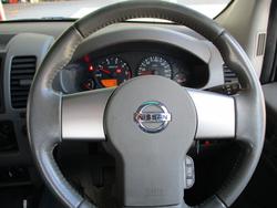 2009 Nissan Navara RX D40 White