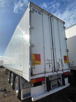 1998 Maxicube Triaxle 44' Refrigerated Pantec