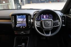 2023 Volvo XC40 Ultimate B5 Dark