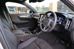 2023 Volvo XC40 Ultimate B5 Dark