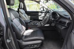 2023 LDV
                D90 Executive