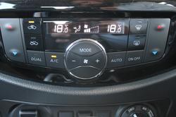 2024 Nissan Navara ST-X