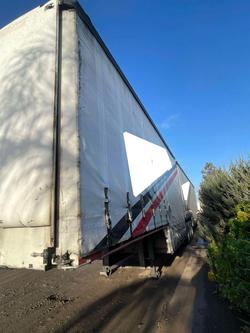 1999 Maxitrans B Double Curtainsider Double Drop Deck Combination