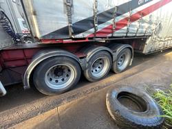 1999 Maxitrans B Double Curtainsider Double Drop Deck Combination