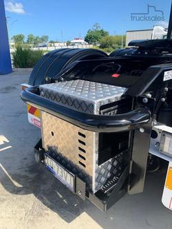  Kenworth
                K200 