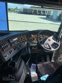  Kenworth
                K200 