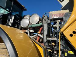 2014 Caterpillar
                966M 