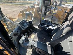 2014 Caterpillar
                966M 