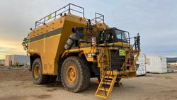 2000 Caterpillar
                775D 