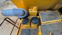 2000 Caterpillar
                775D 