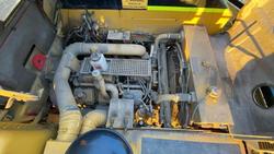 2000 Caterpillar
                775D 