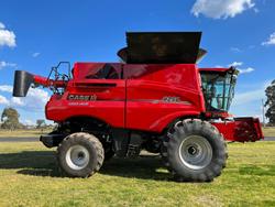 CASE IH
8250 Combine