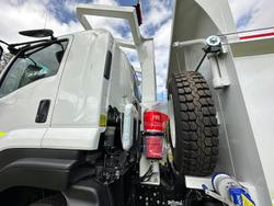 2023 Isuzu Fyj 350
