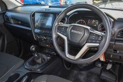 2020 Isuzu
                D-MAX SX