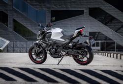 2023 CFMOTO 450NK ABS Nebula Black / Nebula White