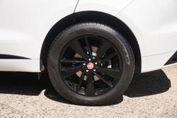 2022 Jaguar
                F-PACE P400 R-Dynamic SE