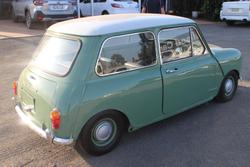 1964 Morris
Mini Deluxe