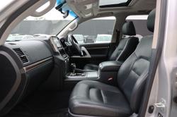 2018 TOYOTA LANDCRUISER LC200 VX (4x4)