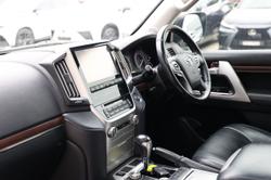 2018 TOYOTA LANDCRUISER LC200 VX (4x4)