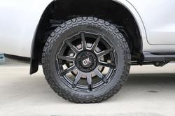 2018 TOYOTA LANDCRUISER LC200 VX (4x4)