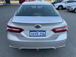 2018 Toyota
                Camry SL