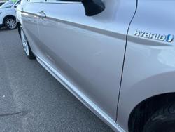 2018 Toyota
                Camry SL