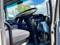 2010 Hino 17270 4 Mt Aads Agi Auto Immac Cond Full Hist $100000+Gst HINO 17270 WHITE