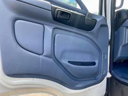 2010 Hino 17270 4 Mt Aads Agi Auto Immac Cond Full Hist $100000+Gst HINO 17270 WHITE