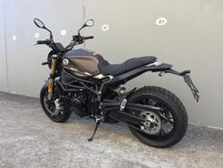 2022 Benelli Leoncino 800