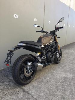 2022 Benelli Leoncino 800