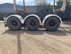 1981 CUSTOM BUILT 12M Tri/A Log Trailer