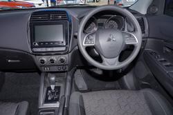 2024 Mitsubishi ASX ES