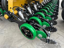 0 Serafin Ultisow S18/S20 BI FOLD SINGLE DISC AIR SEEDER NEW YELLOW