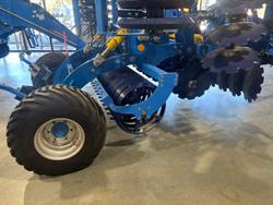 0 FARMET SOFTER 6PS TRAILED SPEED DISC WITH VEE ROLLER NEW BLUE