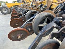 0 SERAFIN ULTISOW S50 62 SINGLE DISC SEEDER BAR USED YELLOW