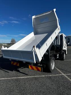 2023 Hyundai Mighty EX4/6 Tipper WHITE