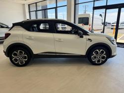 2023 Renault
                Captur Intens