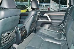 2013 TOYOTA
LANDCRUISER SAHARA (4x4)