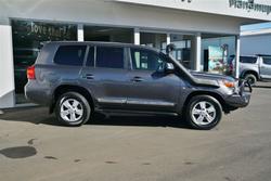 2013 TOYOTA
LANDCRUISER SAHARA (4x4)