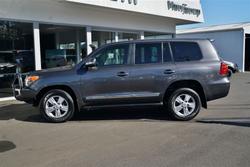 2013 TOYOTA
LANDCRUISER SAHARA (4x4)