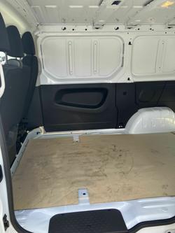2023 Renault
                Trafic Pro