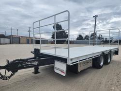 Beavertail Tandem Axle PIG Trailer