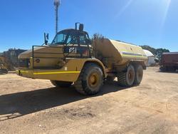 2010 Caterpillar 740