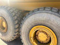 2010 Caterpillar 740