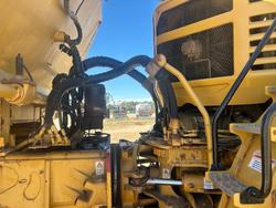 2010 Caterpillar 740