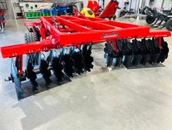 0 SERAFIN ECO TANDEM 28 PLATE DISC PLOUGH NEW RED